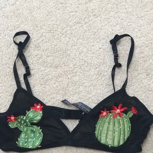 URBAN Black Bralette with embroidered cactus